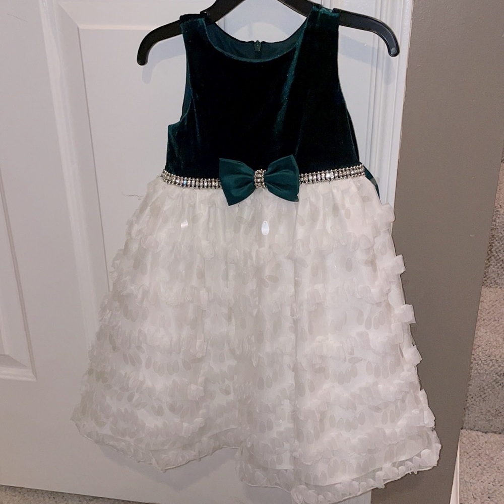 2T Girl’s Holiday Dress